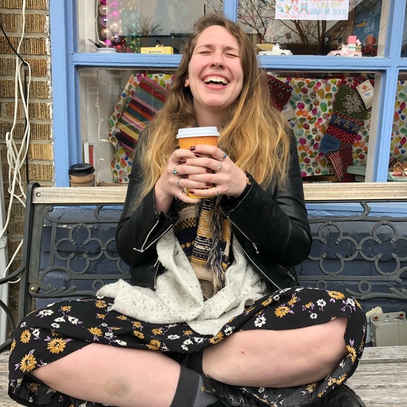 Meet your Posher, Amanda - Picture 7 of 7